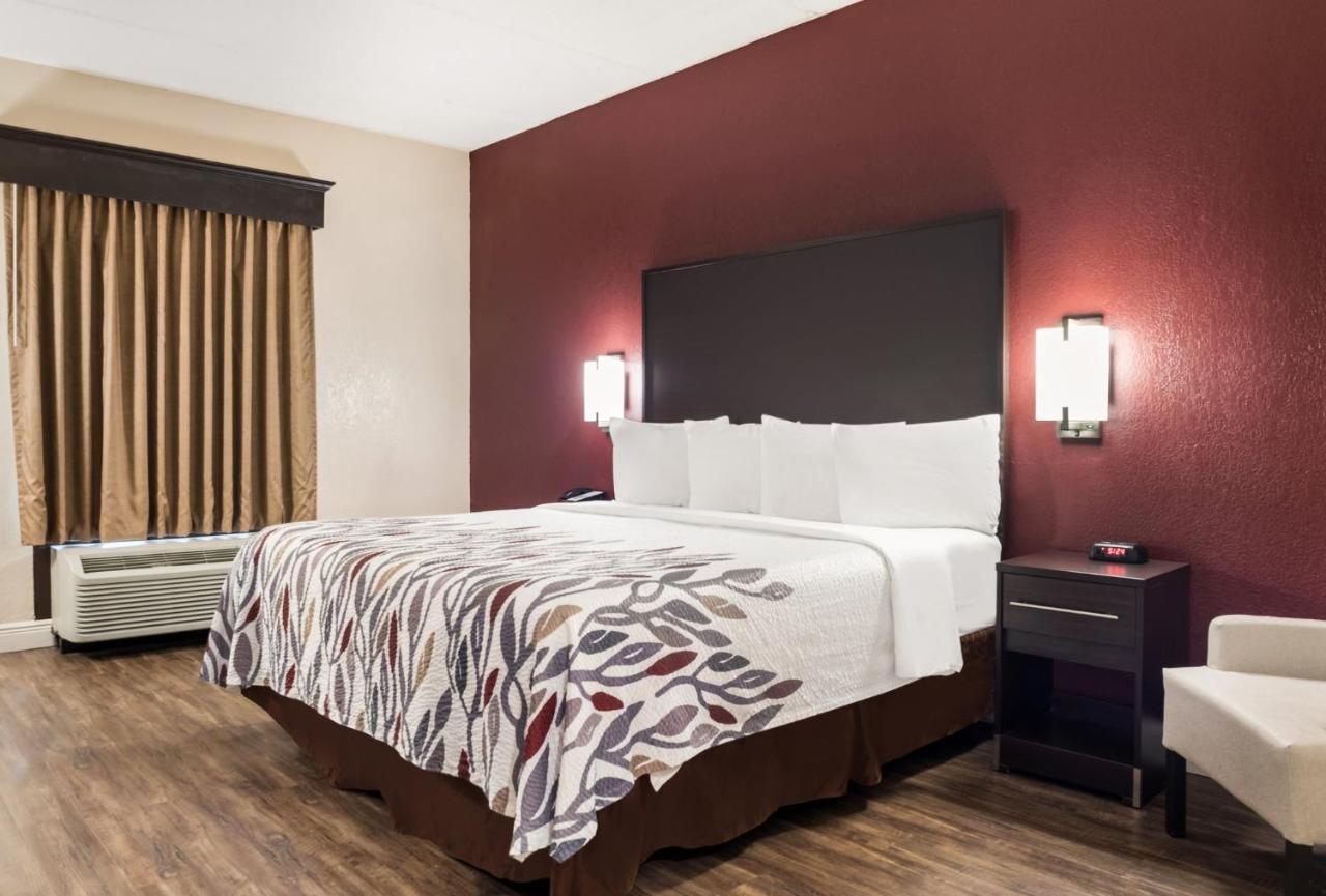 Red Roof Inn Тупело Экстерьер фото