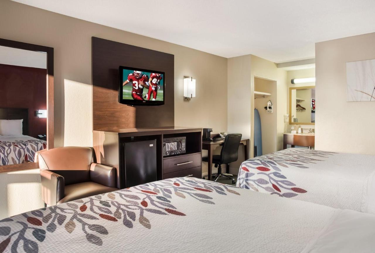Red Roof Inn Тупело Экстерьер фото