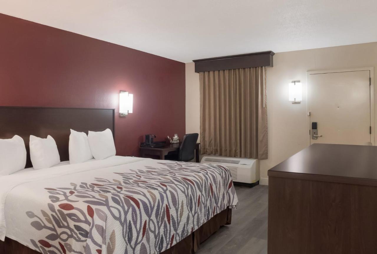 Red Roof Inn Тупело Экстерьер фото