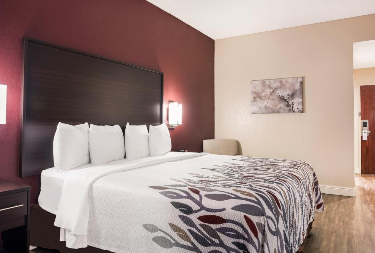 Red Roof Inn Тупело Экстерьер фото