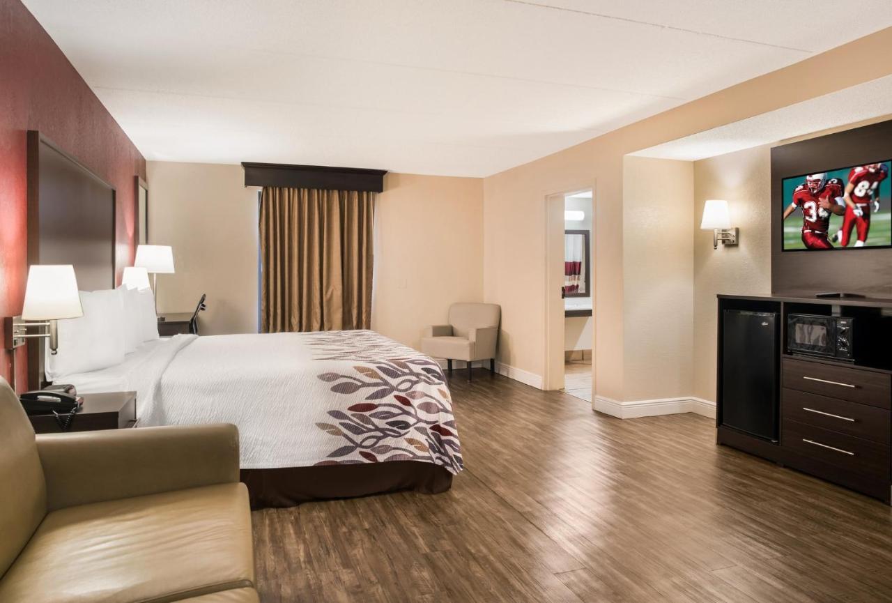 Red Roof Inn Тупело Экстерьер фото