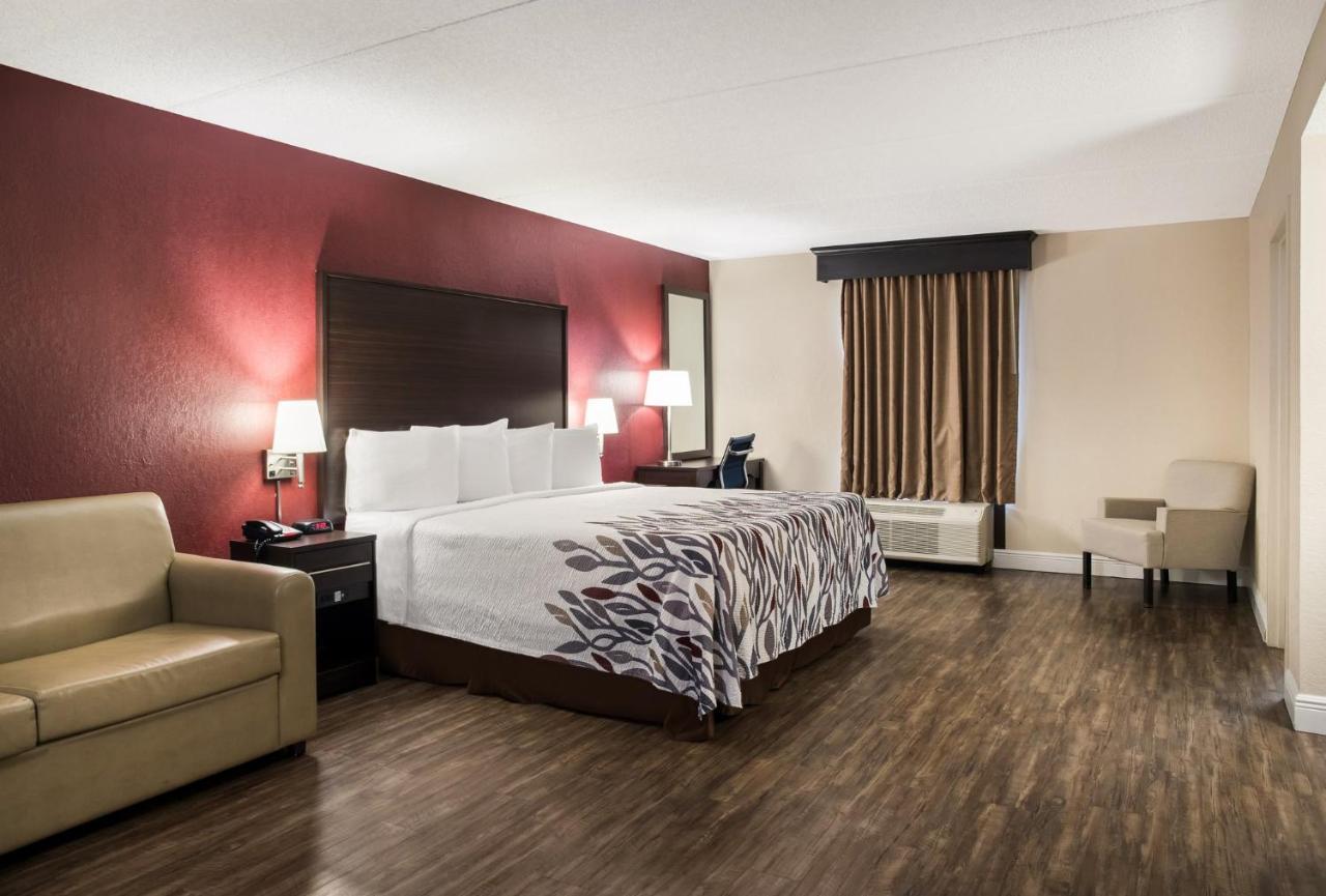 Red Roof Inn Тупело Экстерьер фото
