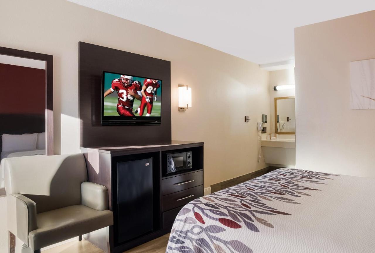 Red Roof Inn Тупело Экстерьер фото