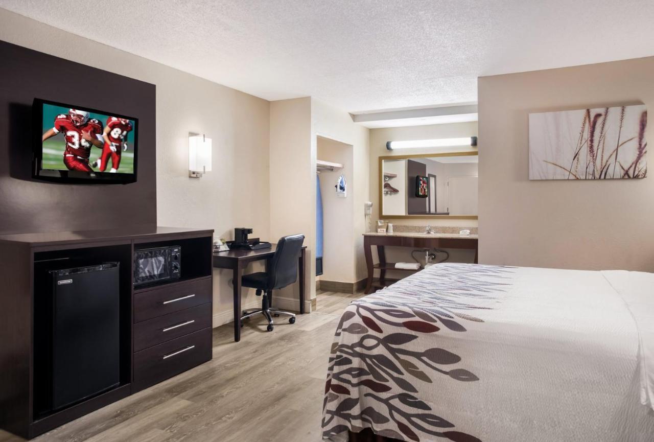 Red Roof Inn Тупело Экстерьер фото