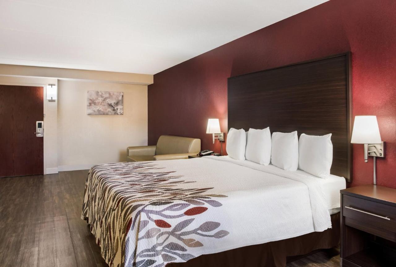 Red Roof Inn Тупело Экстерьер фото