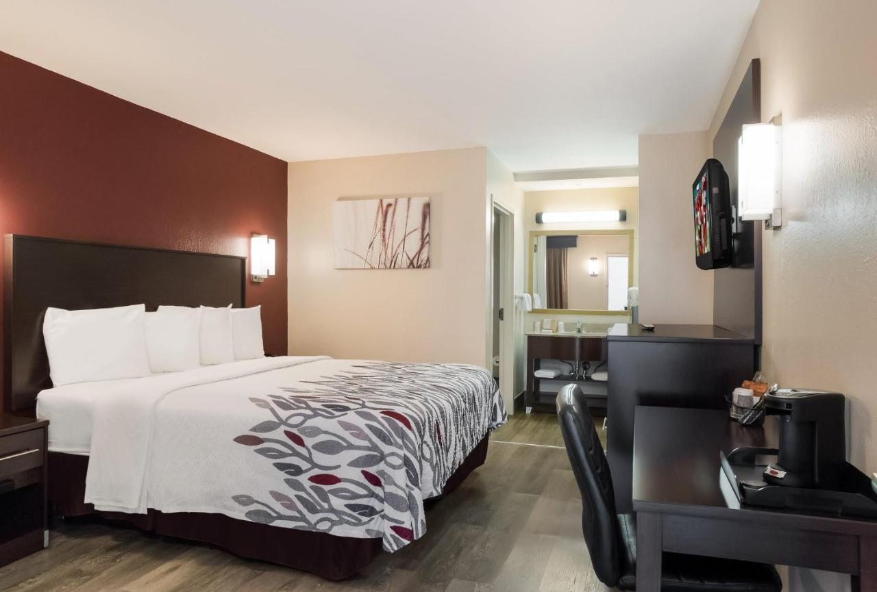 Red Roof Inn Тупело Экстерьер фото