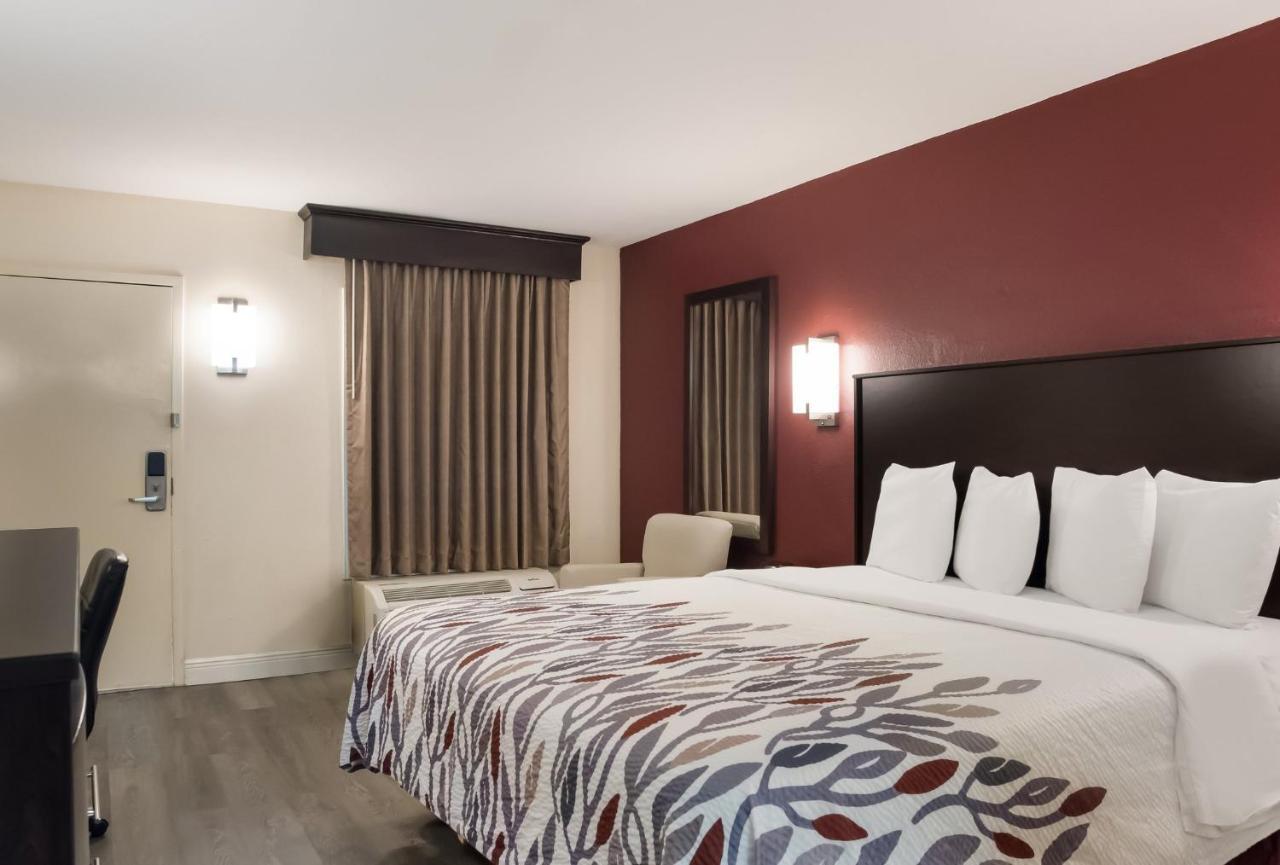 Red Roof Inn Тупело Экстерьер фото