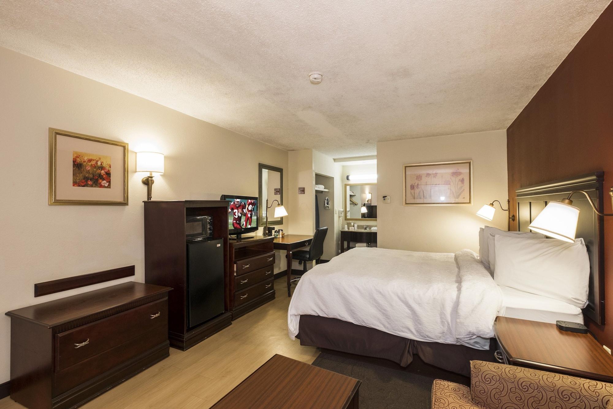 Red Roof Inn Тупело Экстерьер фото