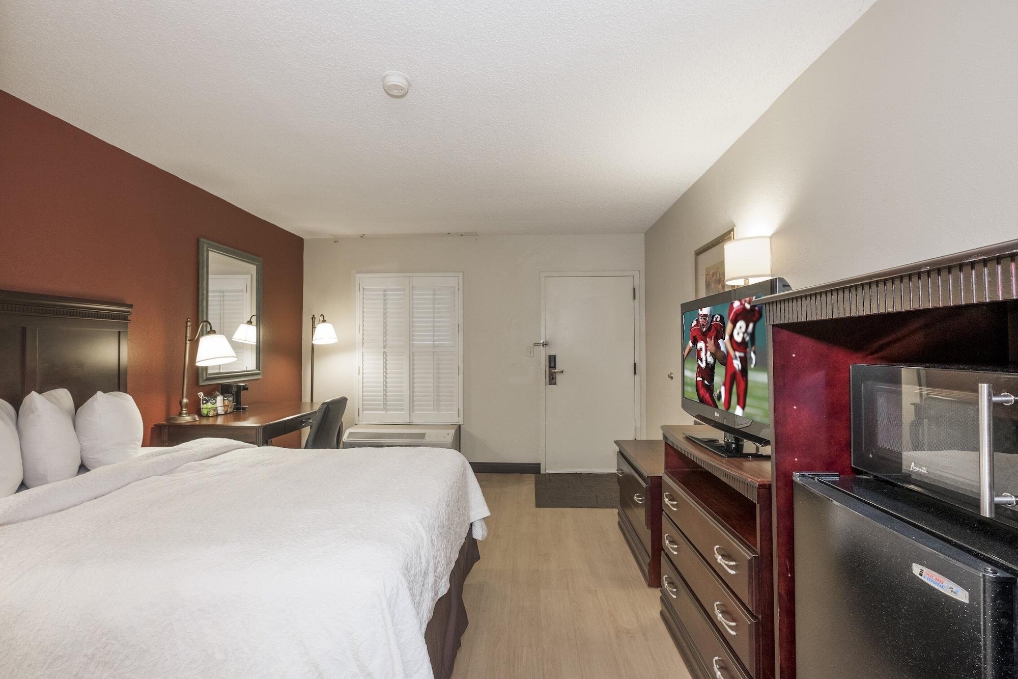 Red Roof Inn Тупело Экстерьер фото