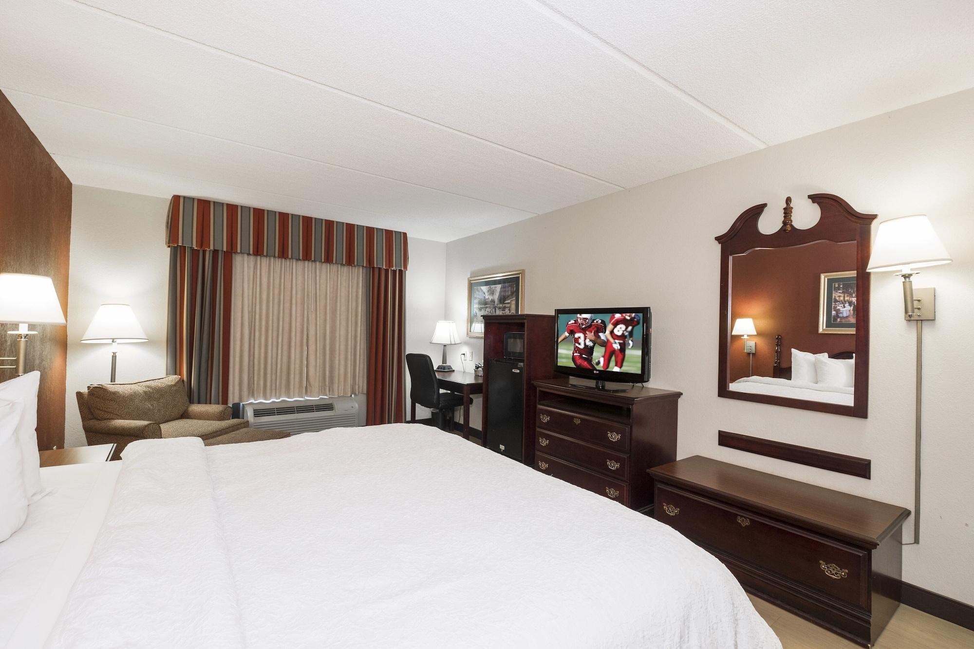 Red Roof Inn Тупело Экстерьер фото