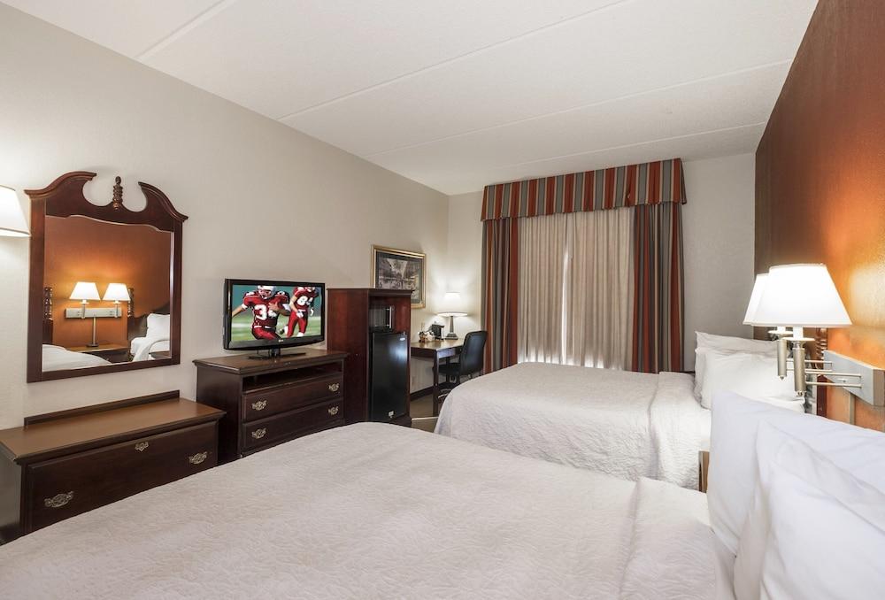 Red Roof Inn Тупело Экстерьер фото