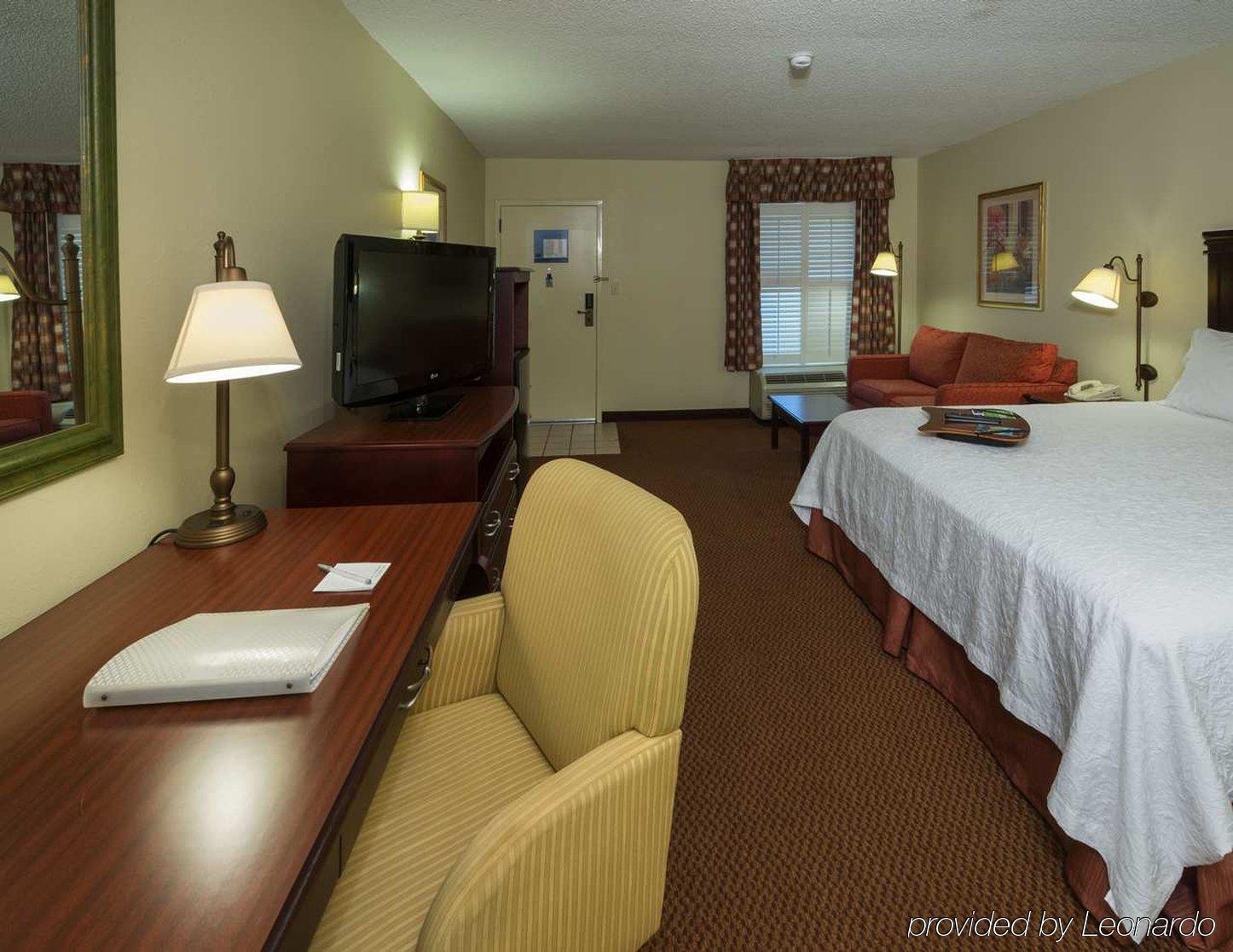 Red Roof Inn Тупело Номер фото