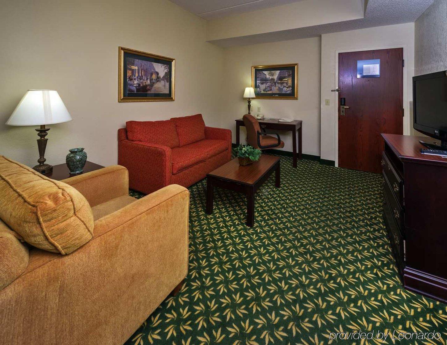 Red Roof Inn Тупело Номер фото